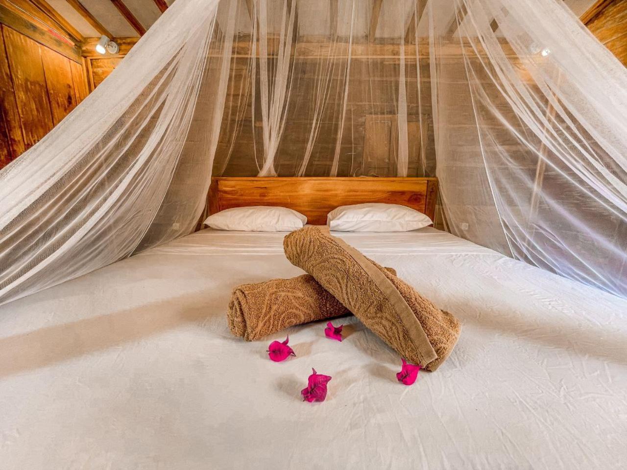 Mimpi Bungalow Gili Meno Exterior photo